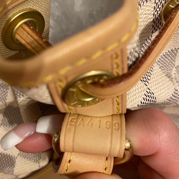 💙🤍AUTH. LOUIS VUITTON NOE GM IN DAMIER AZUR🤍💙 - Picture 5 of 9